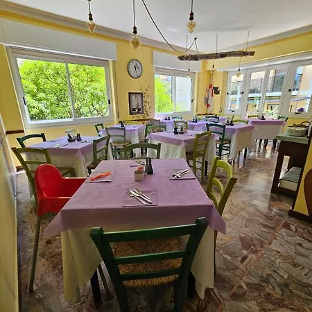 Pina Hotel Laigueglia
