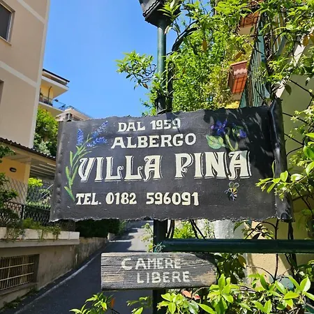 Hotel Pina 2*