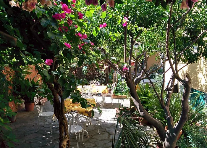 Pina Otel