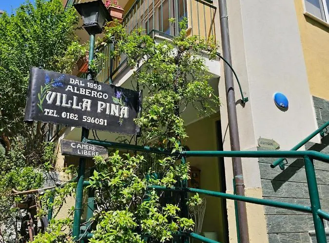 Pina Отель 2*